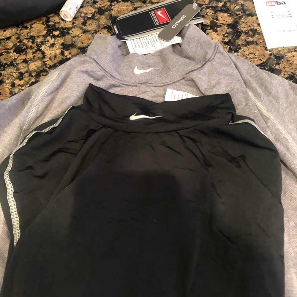 Nike Lycra t shirts new with tags quick dry seamless. Grey xl black L